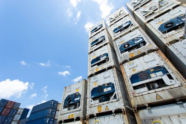 Refrigerated containers